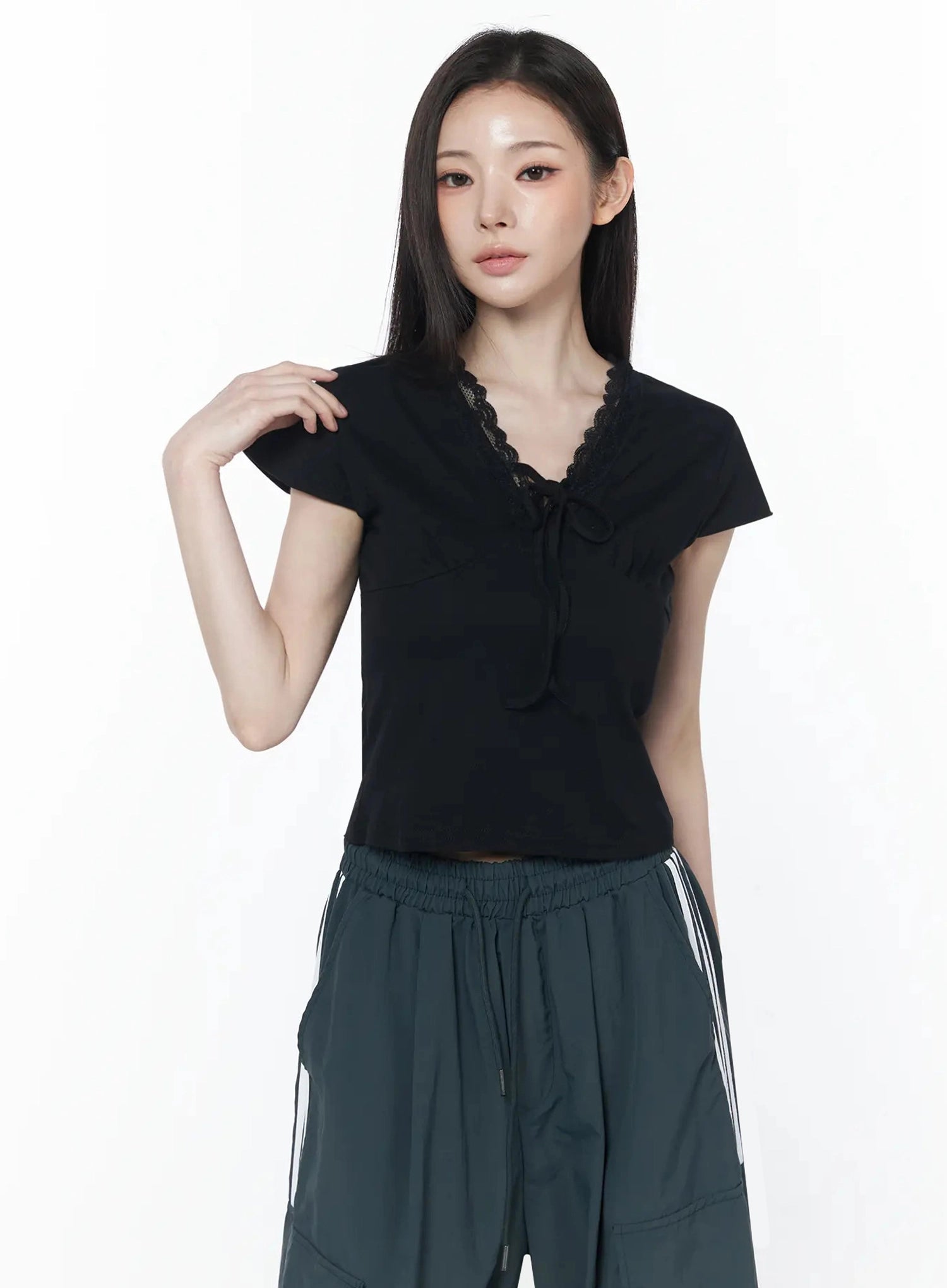 ribbon-lace-short-sleeve-tee-iu512 / Black