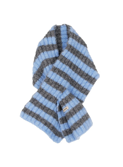 striped-knit-scarf-in513 / Light blue