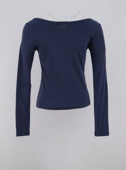 basic-square-neck-long-sleeve-top-ig311