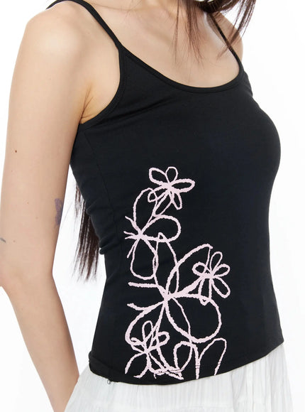 floral-embroidered-sleeveless-top-iy525