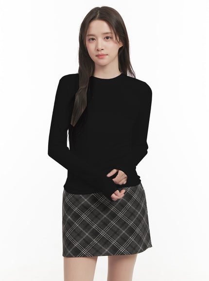 essential-slim-fit-long-sleeve-top-ij510 / Black