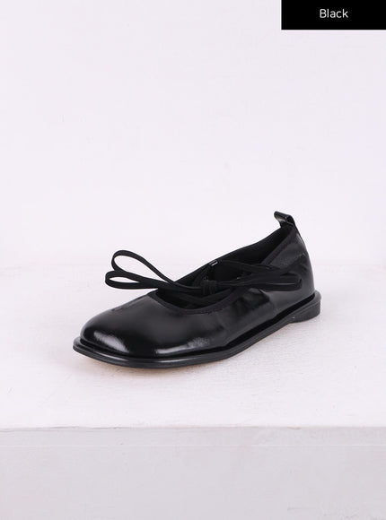 tie-leg-ballet-flats-ij430 / Black