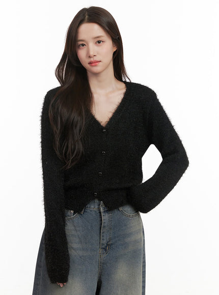 fuzzy-v-neck-buttoned-crop-cardigan-ij510 / Black