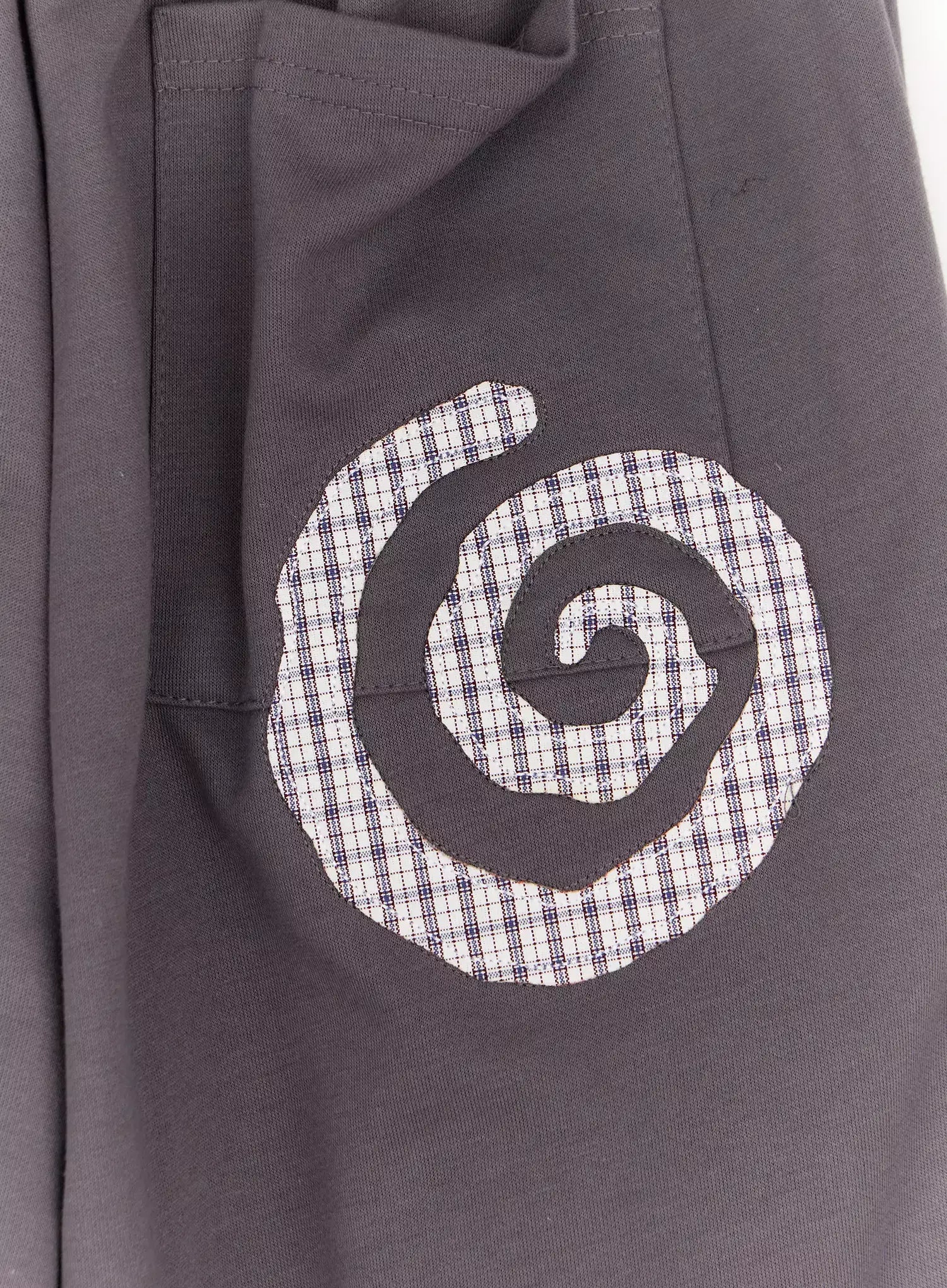 plaid-spiral-detail-sweatpants-ia523