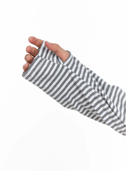 mens-striped-graphic-hoodie-im516