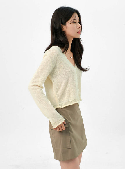 buttoned-v-neck-sweater-og322