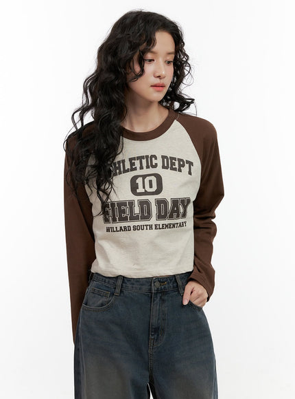 long-sleeve-raglan-printed-top-on404