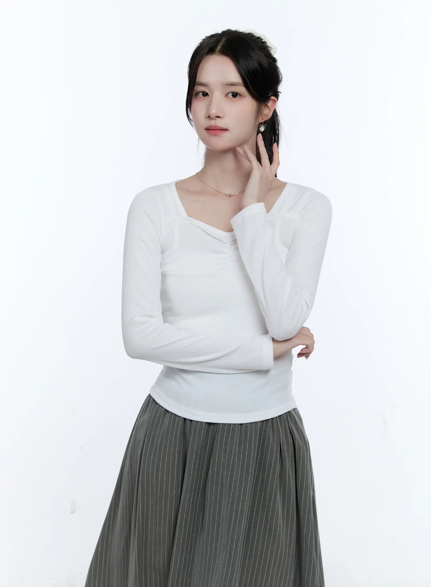 heart-neck-shirred-long-sleeve-top-cg514