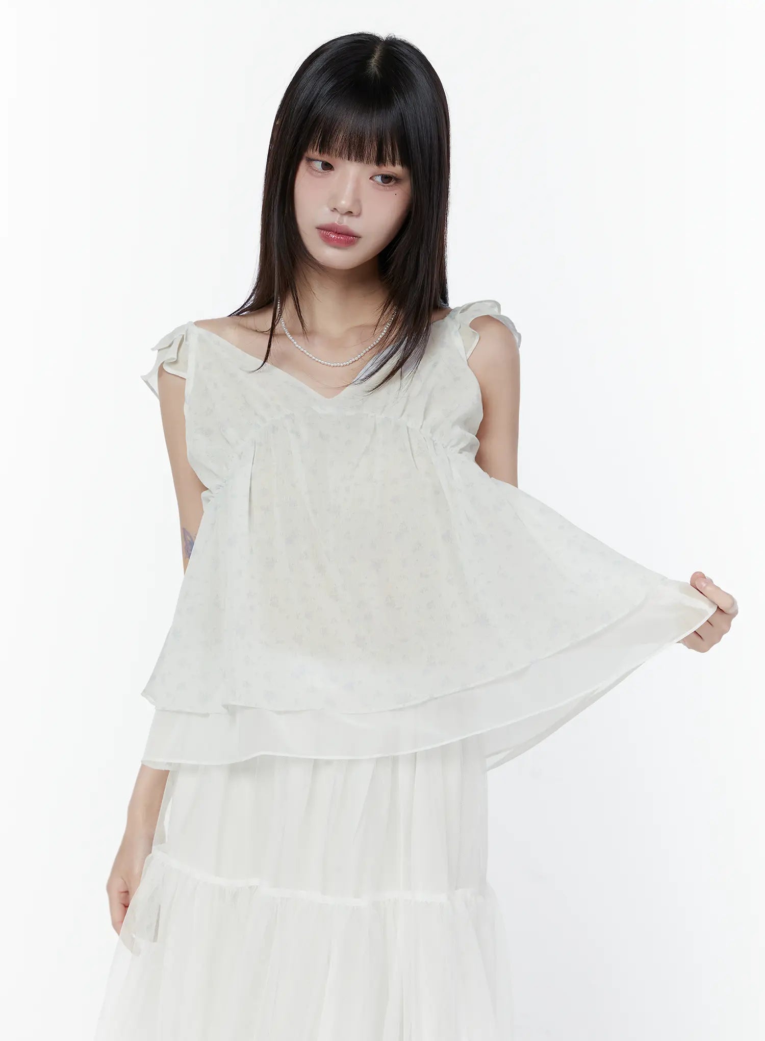 floral-layered-sleeveless-top-cu508 / White