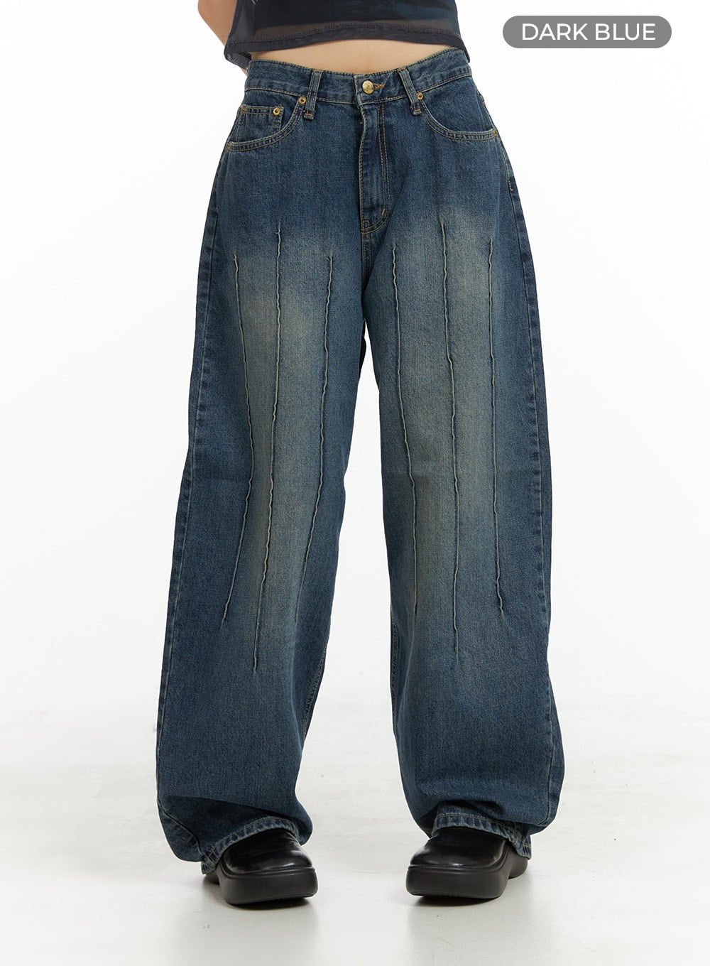 slim fit baggy jeans