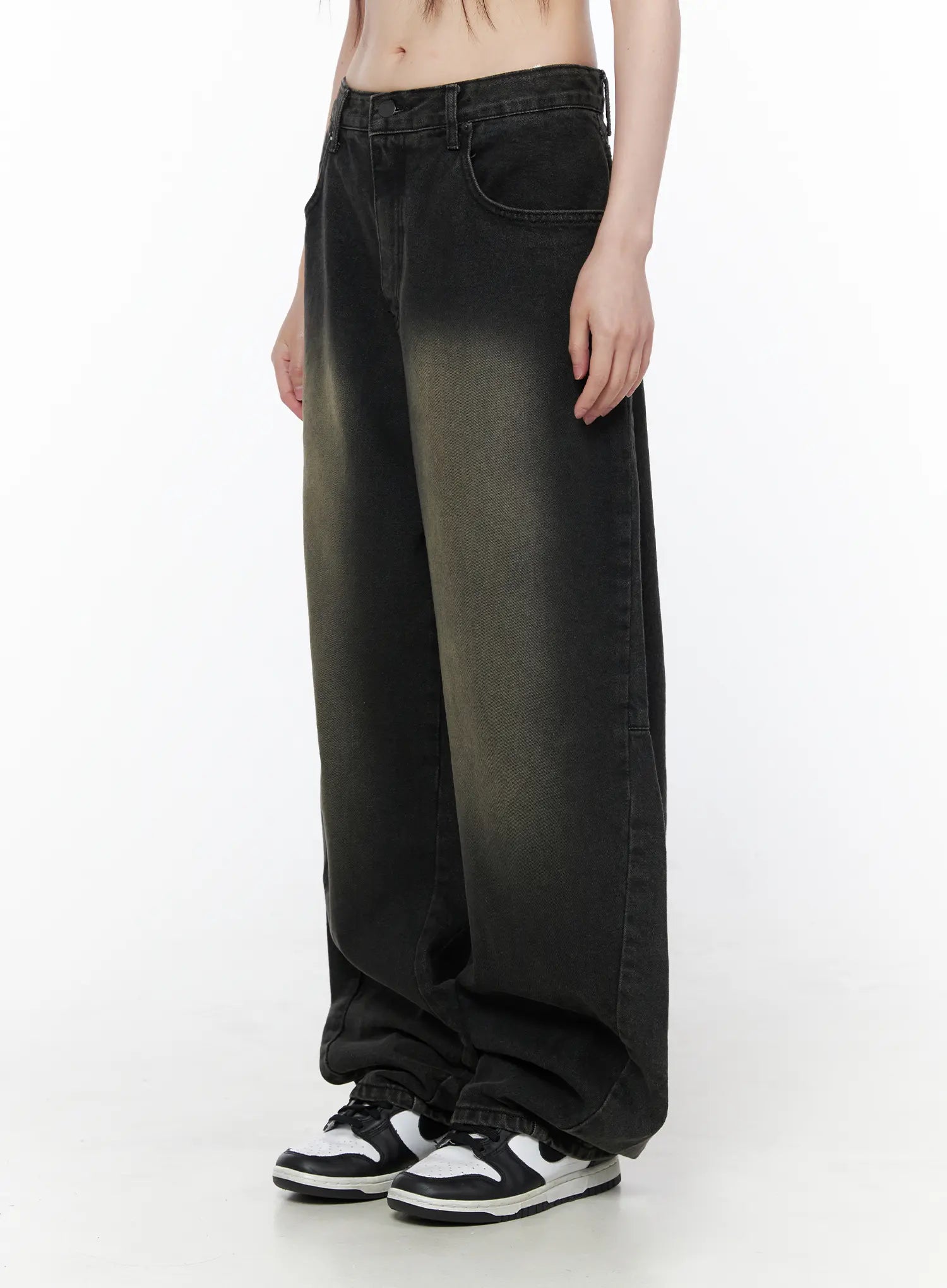 bodie-vintage-wash-wide-leg-jeans-cu519