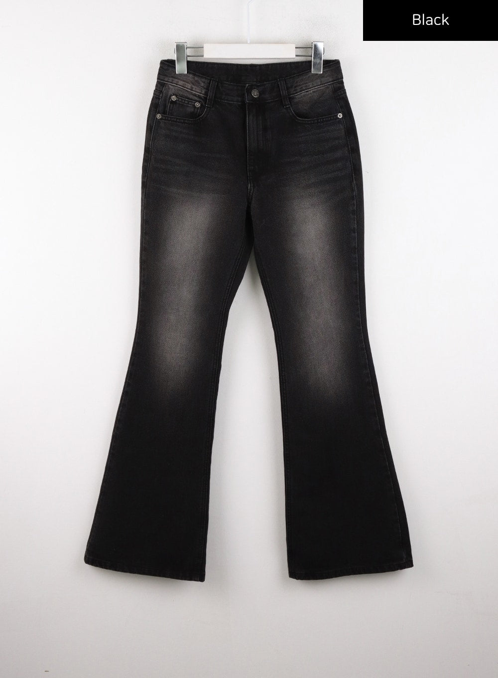 Levi's Low waist bootcut jeans met medium wassing • Indigo • de Bijenkorf Levi's Low waist bootcut jeans met medium wassing • Indigo • de Bijenkorf