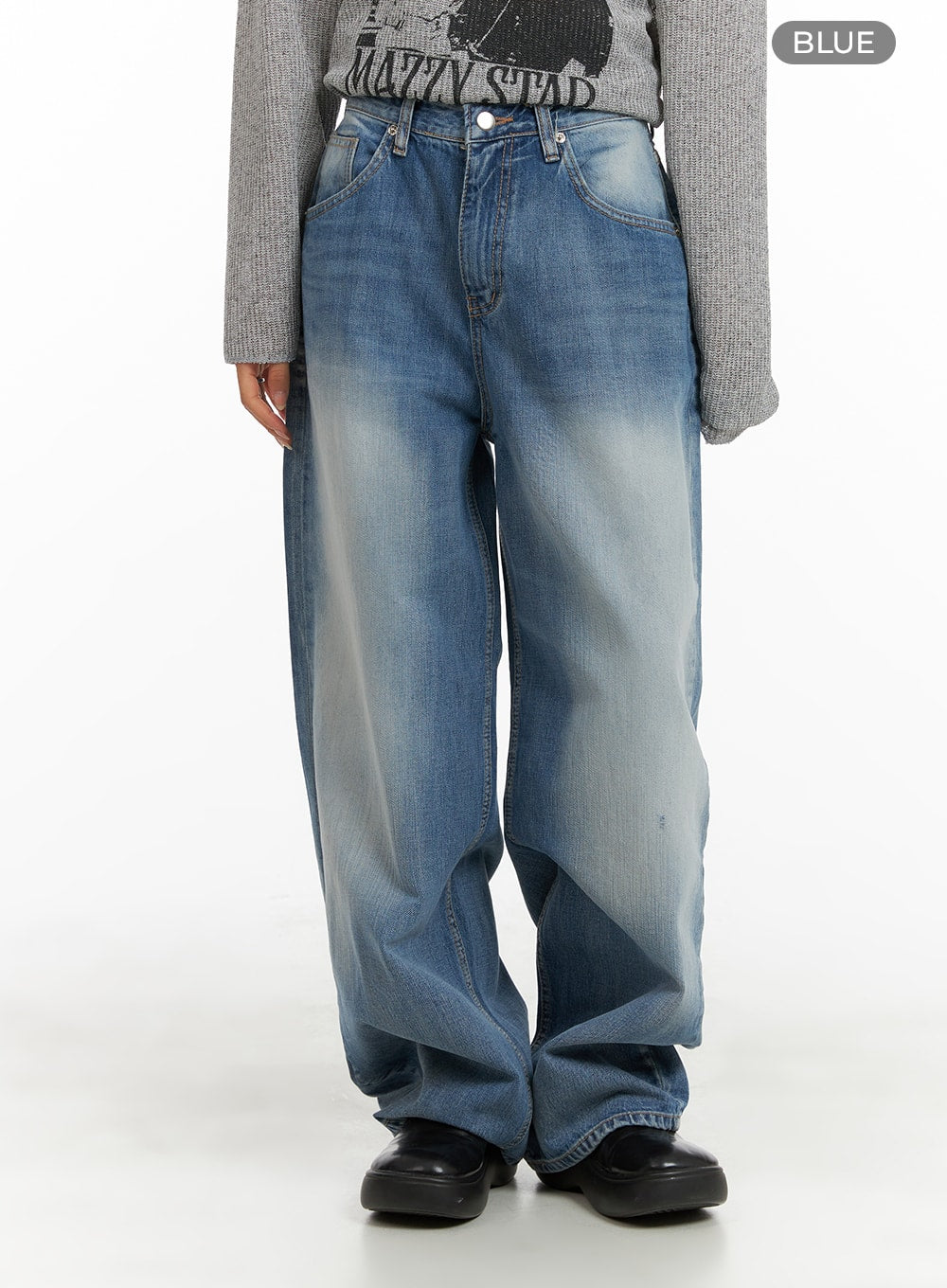 Comfy Wide Fit Baggy Jeans CA408 in blue, front three-quarter view on model with color label, baggy wide-fit washed denim with high rise and floor-grazing hem, street acubi style.