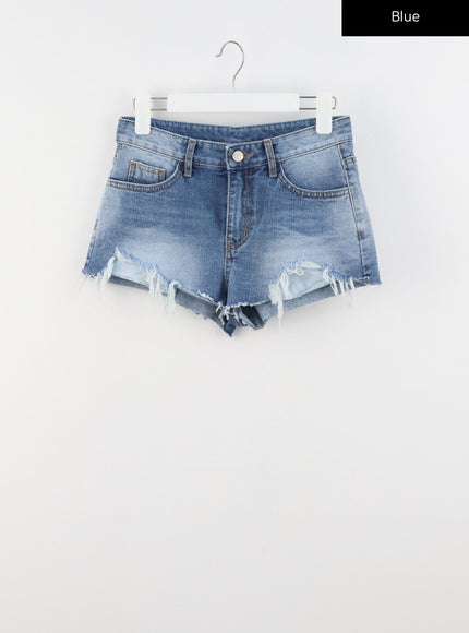 ripped-denim-shorts-cu319