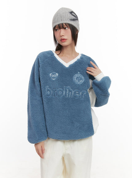 cozy-v-neck-embroidered-sweatshirt-cj502