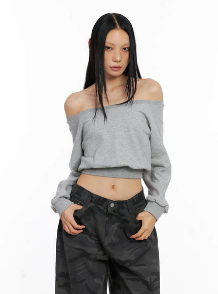 casual-off-shoulder-pullover-cs511 / Gray