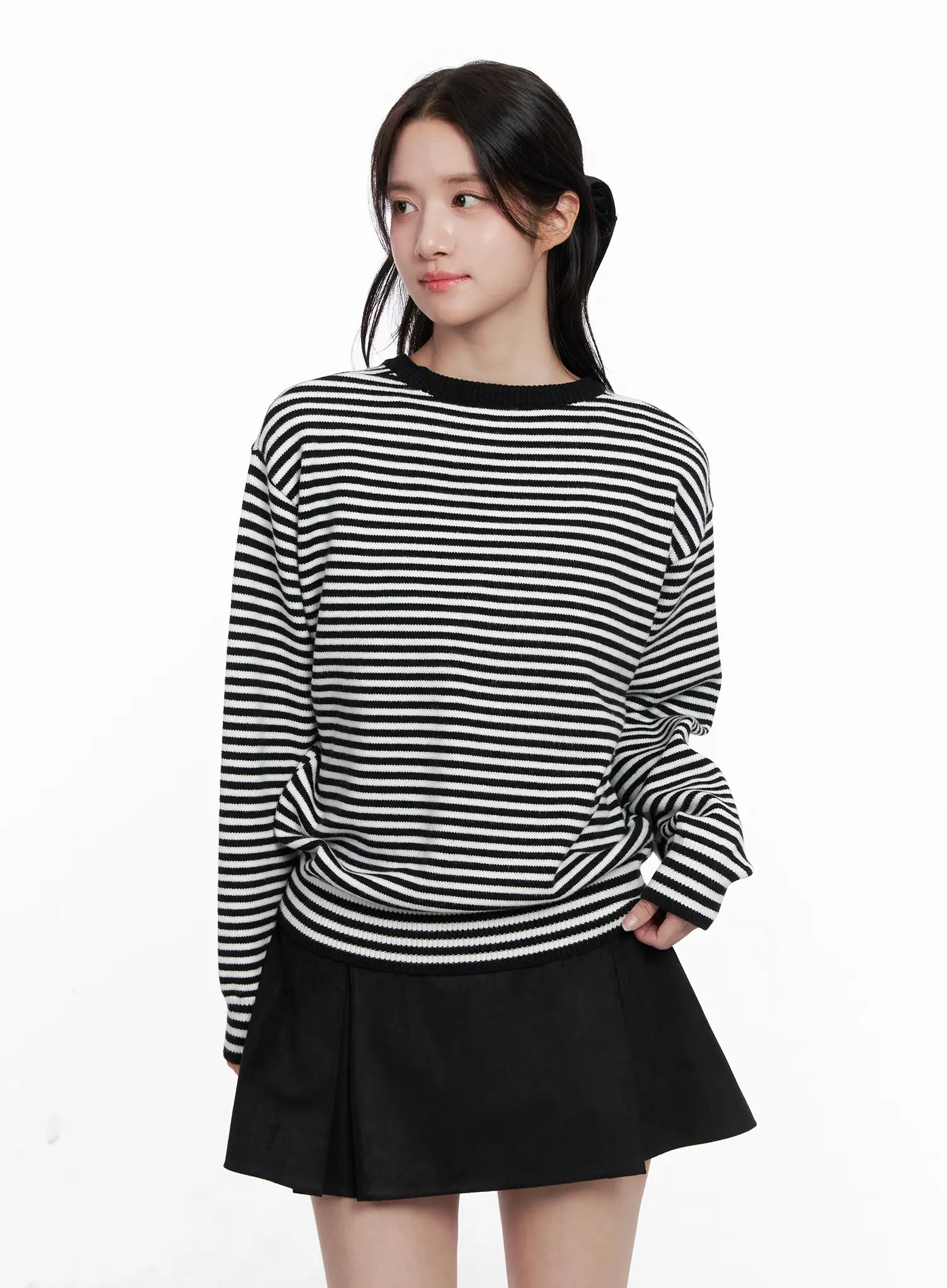striped-round-neck-knit-sweater-co524