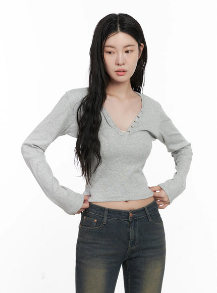 casual-v-neck-crop-long-sleeve-shirt-cn512