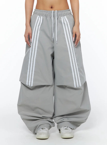 wide-leg-athletic-pants-with-stripe-detail-ca516