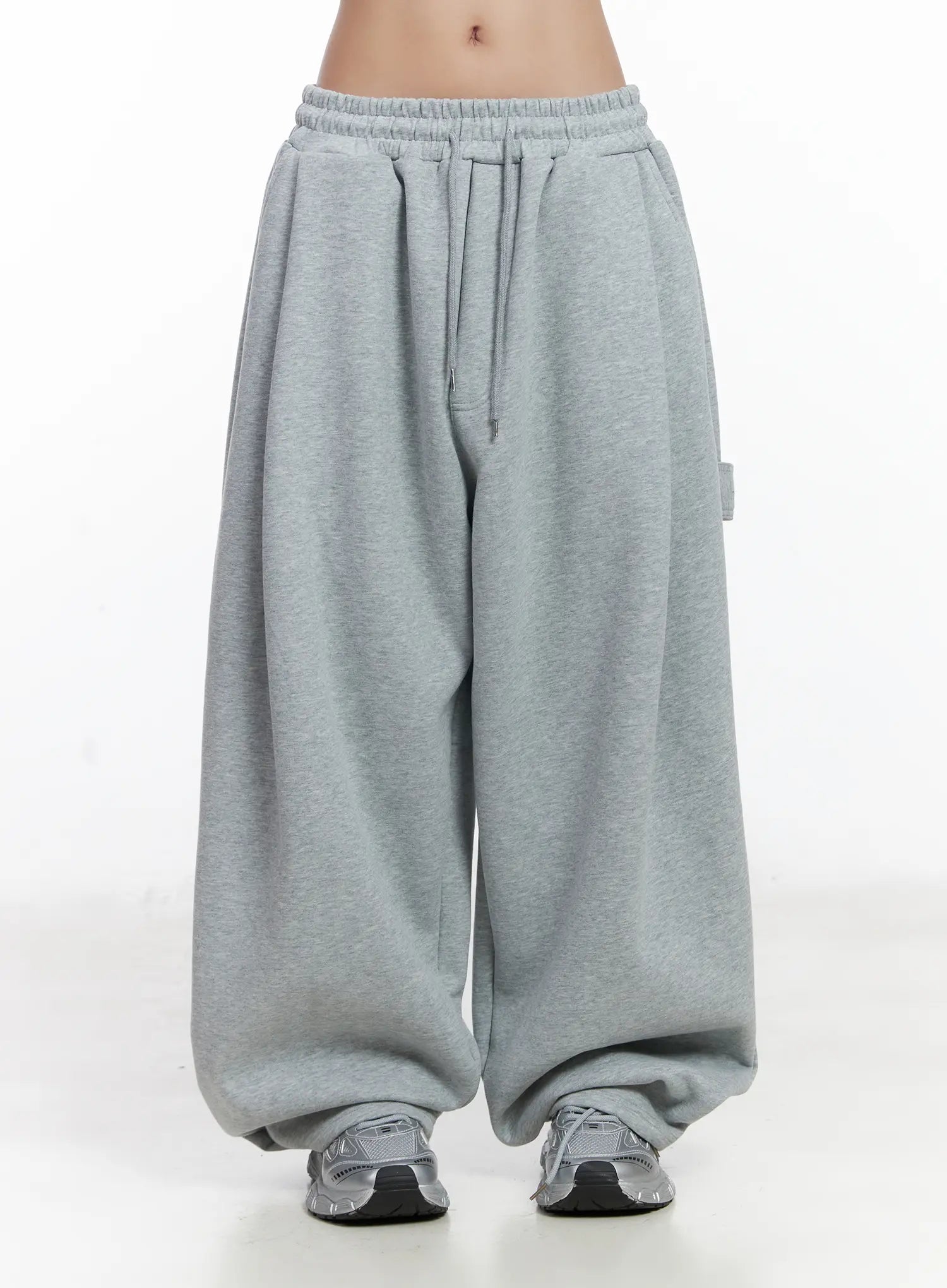 oversized-sweatpatns-cj530