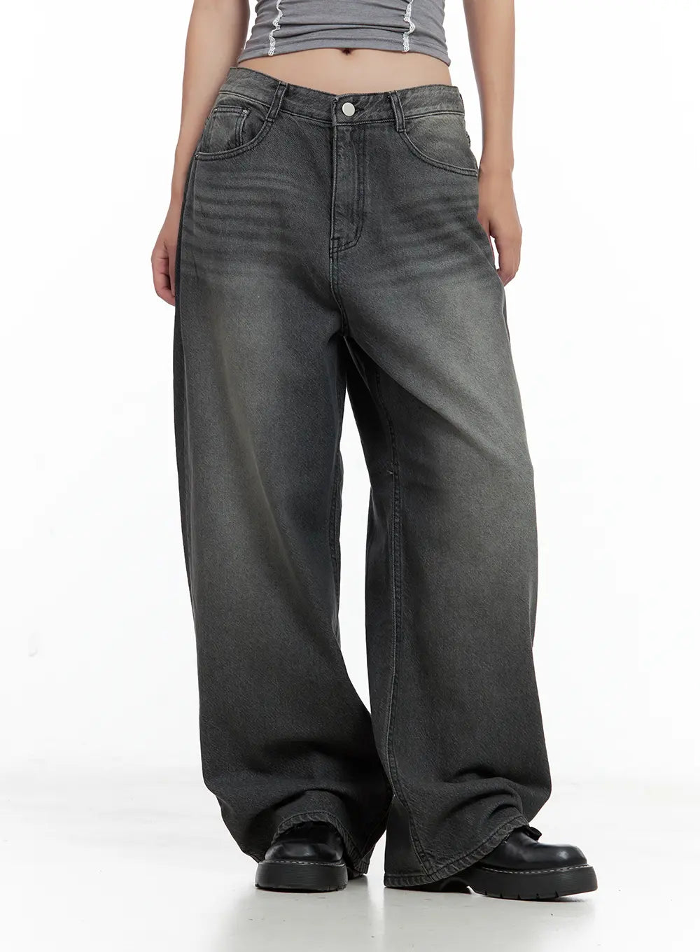 Kumi Washed Wide-Leg Summer Denim Jeans CL508 in Black, front waist-to-hem crop view on model, wide-leg washed cotton denim showing button fly, front pockets and pooling hem detail.