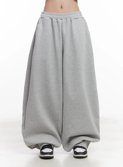 Basic Wide-Fit Sweatpants CU517 - Acubi style | LEWKIN Basic Wide-Fit Sweatpants CU517 - Acubi style | LEWKIN