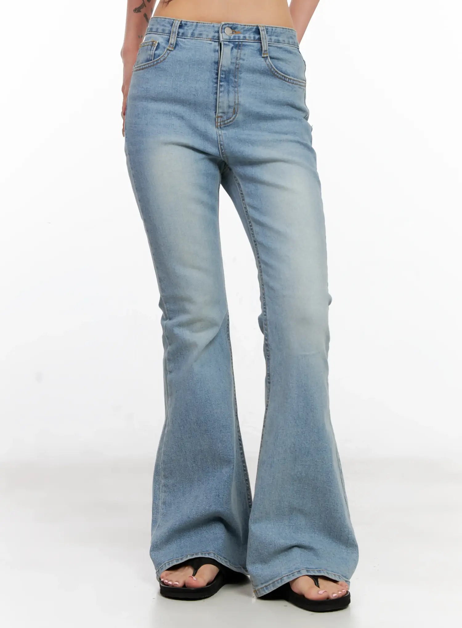 byeol-washed-flare-denim-jeans-cl525