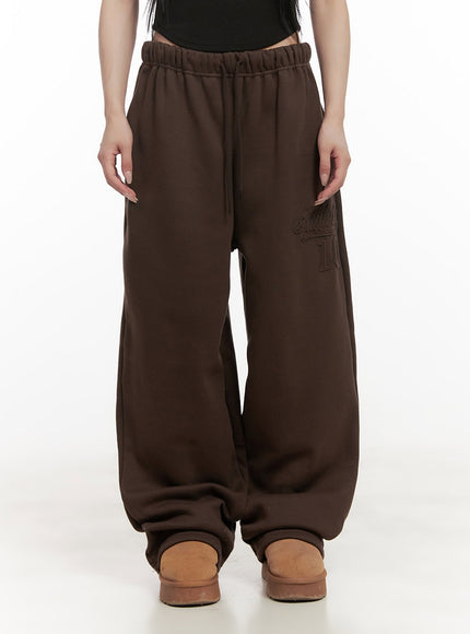 comfy-patch-wide-fit-sweatpants-cd404