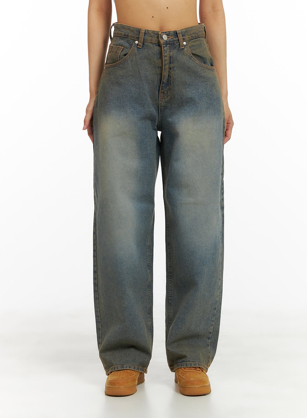 Low Rise Straight Jeans CA424 in dark blue, front full-length on model without top styling, wide-fit low-rise washed denim with amber tint fade and straight wide leg.