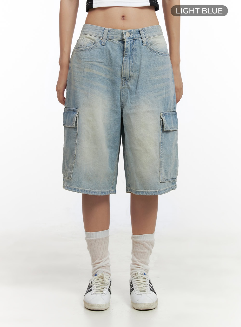Cargo Baggy Jorts CL431 in light blue, front full-length on model with color label, wide-fit washed denim cargo shorts with dual flap pockets, styled with white socks and sneakers.