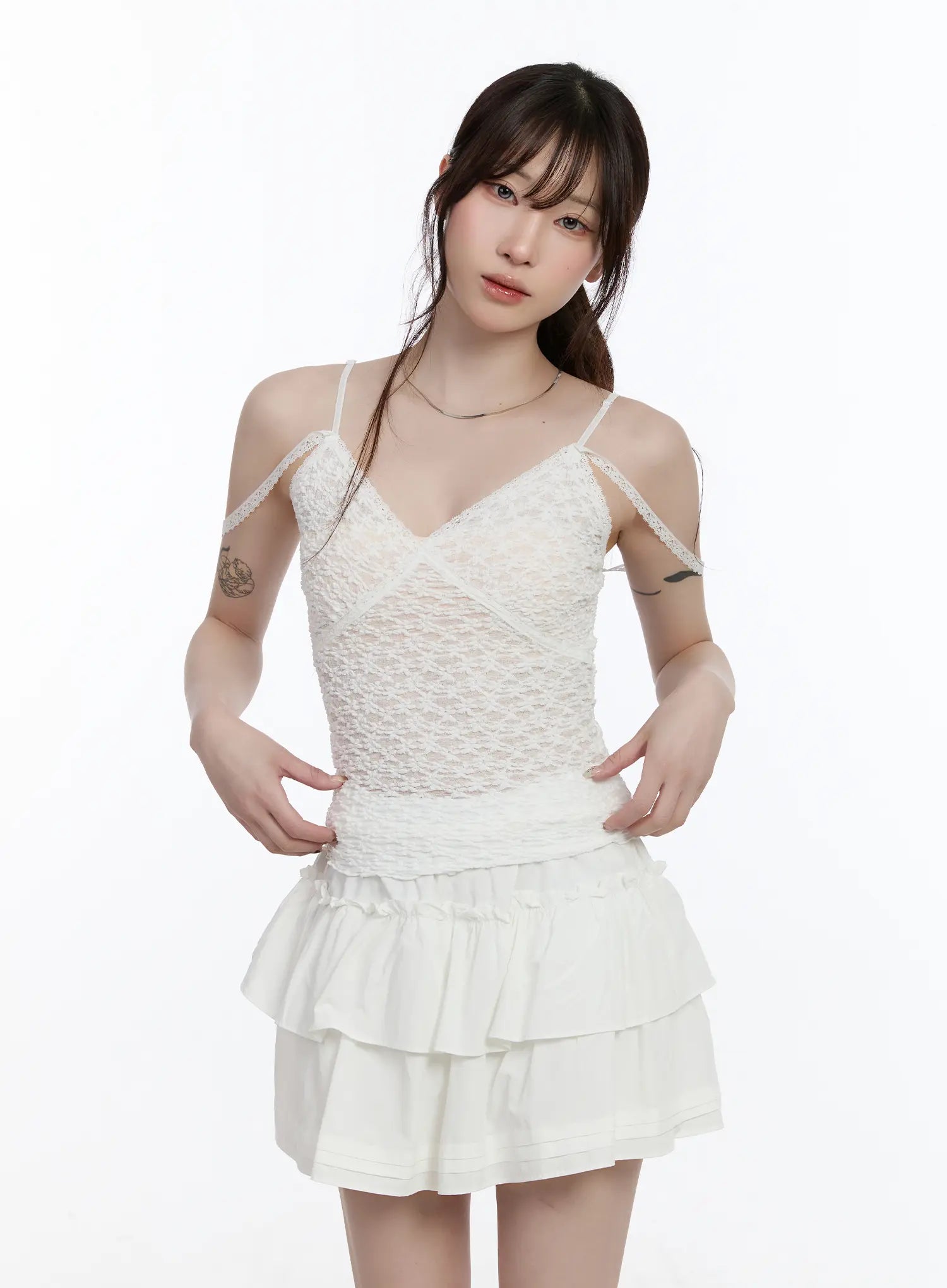 v-neck-lace-cami-top-ca502