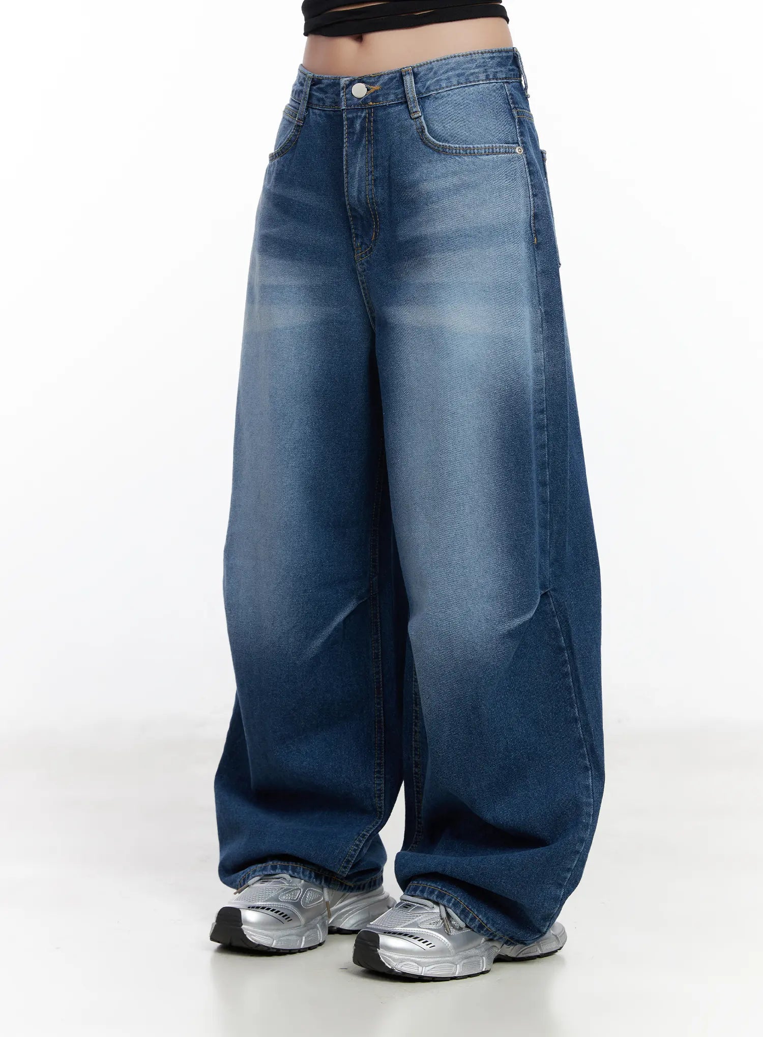 azari-washed-baggy-jeans-cj530