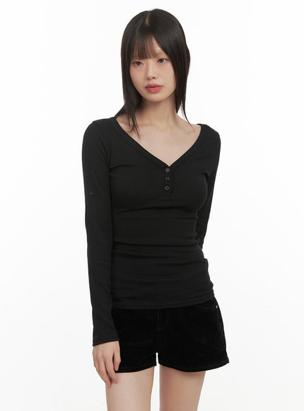 slim-fit-buttoned-v-neck-top-cd425