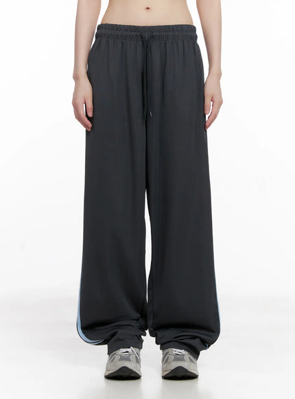 wide-leg-striped-track-pants-cg519
