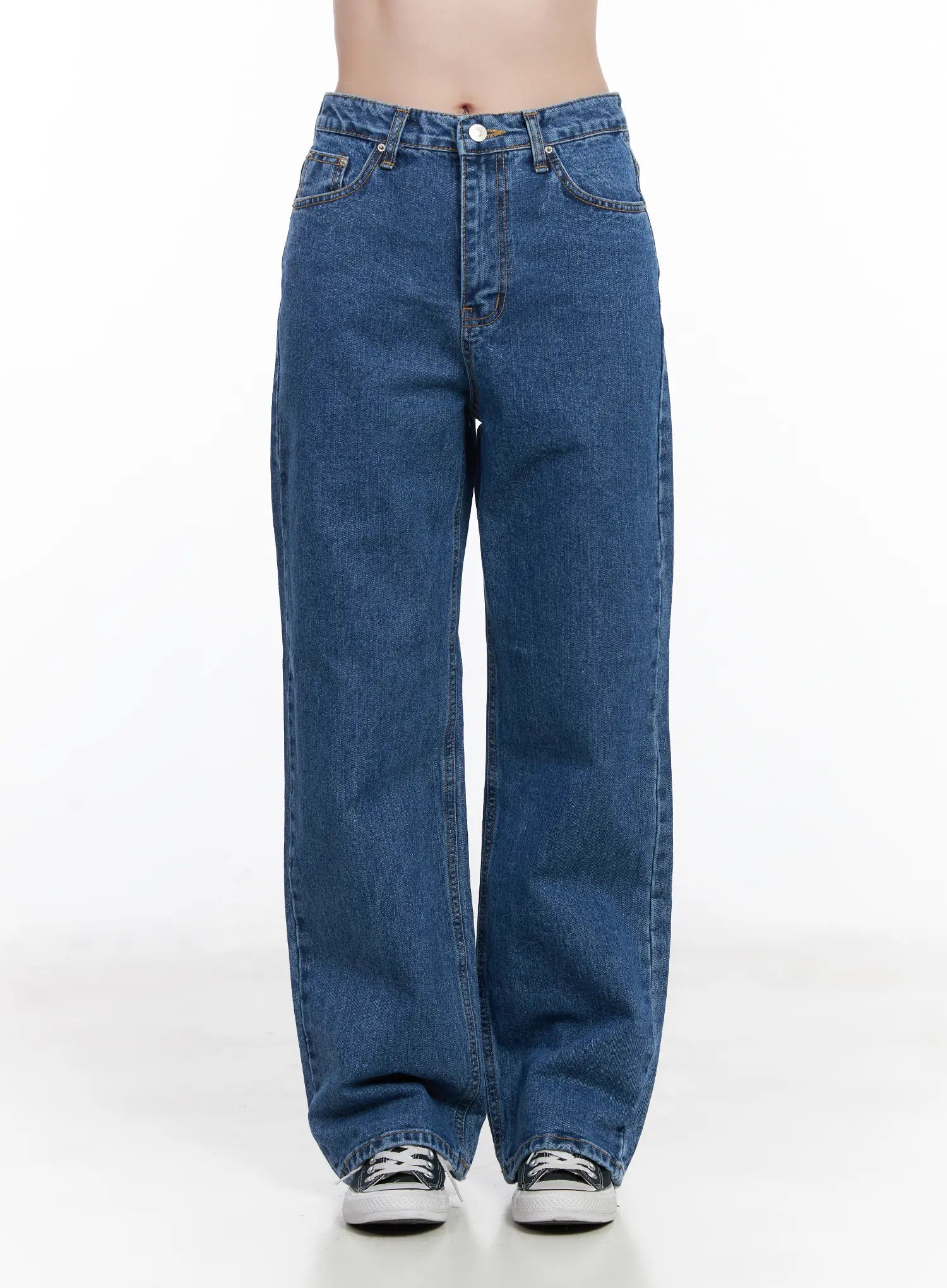Aila Relaxed Fit Jeans CJ519 in blue, front full-length product shot on model, wide-leg long washed cotton denim, high waist with front pockets and button closure.