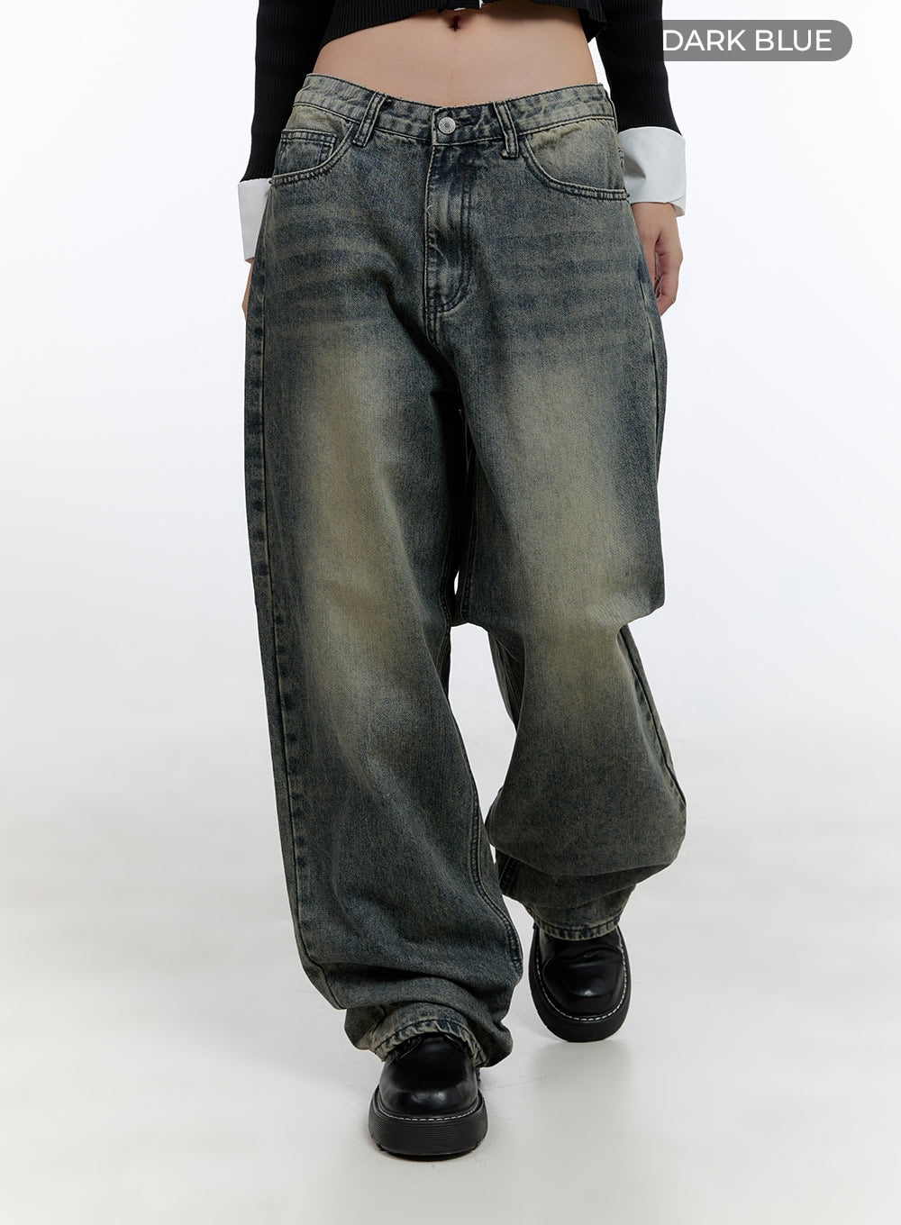 BohoVibe Loose Pants CS406 in dark blue, front waist-down walking shot with color label, low-rise waistband with button fly, vintage washed denim in wide baggy fit, hem stacking over loafers.