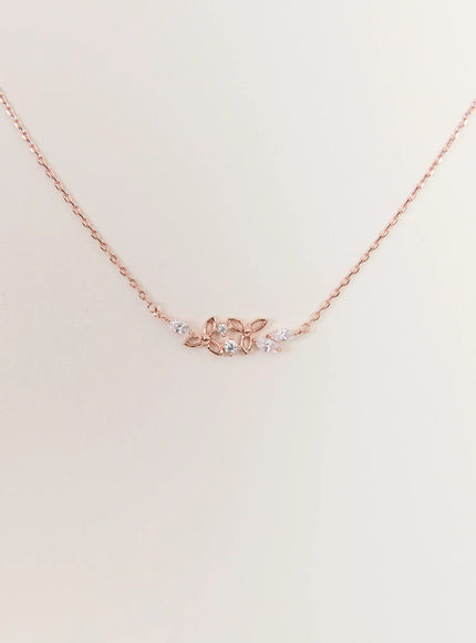 acc-trefoil-petal-necklace-kc1008