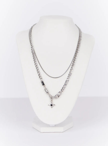 bold-chain-layered-necklace-io527 / Silver