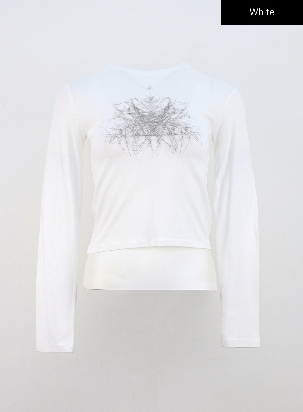 graphic-long-sleeve-top-cn303 / White