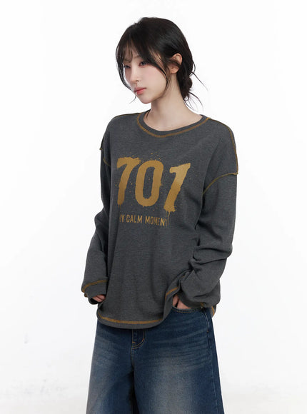 graphic-oversized-textured-long-sleeve-top-cj527