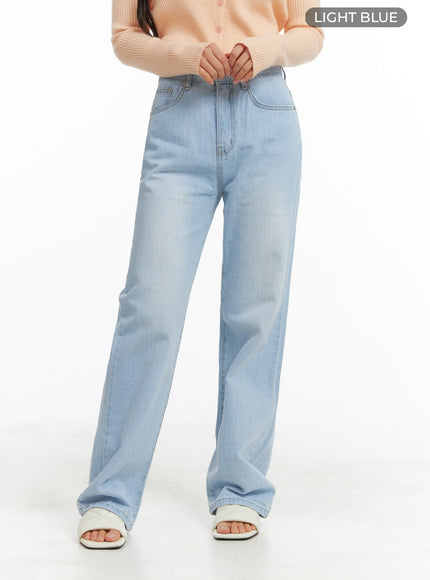 light-washed-straight-leg-jeans-om427