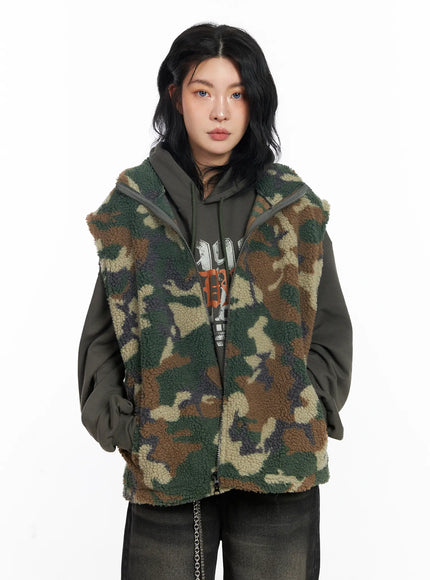 oversized-camo-fleece-vest-cj523