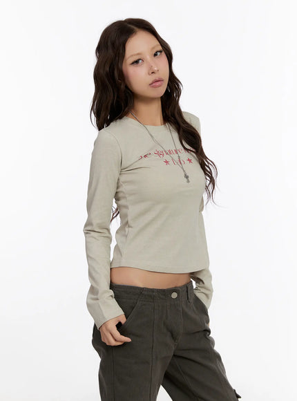 graphic-slim-fit-long-sleeve-top-cn527 / Beige