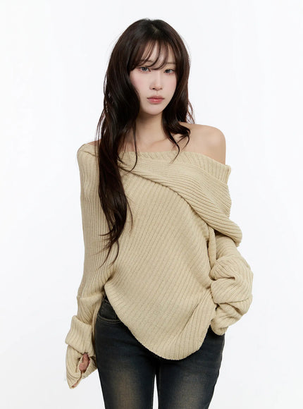 casual-asymmetrical-knit-hoodie-cn524 / Light beige