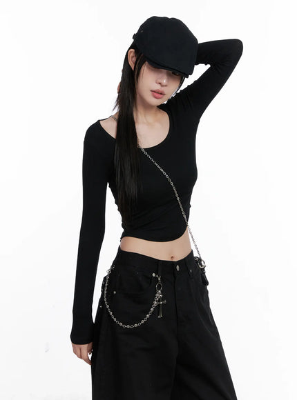 round-neck-ribbed-long-sleeve-crop-top-cs512 / Black