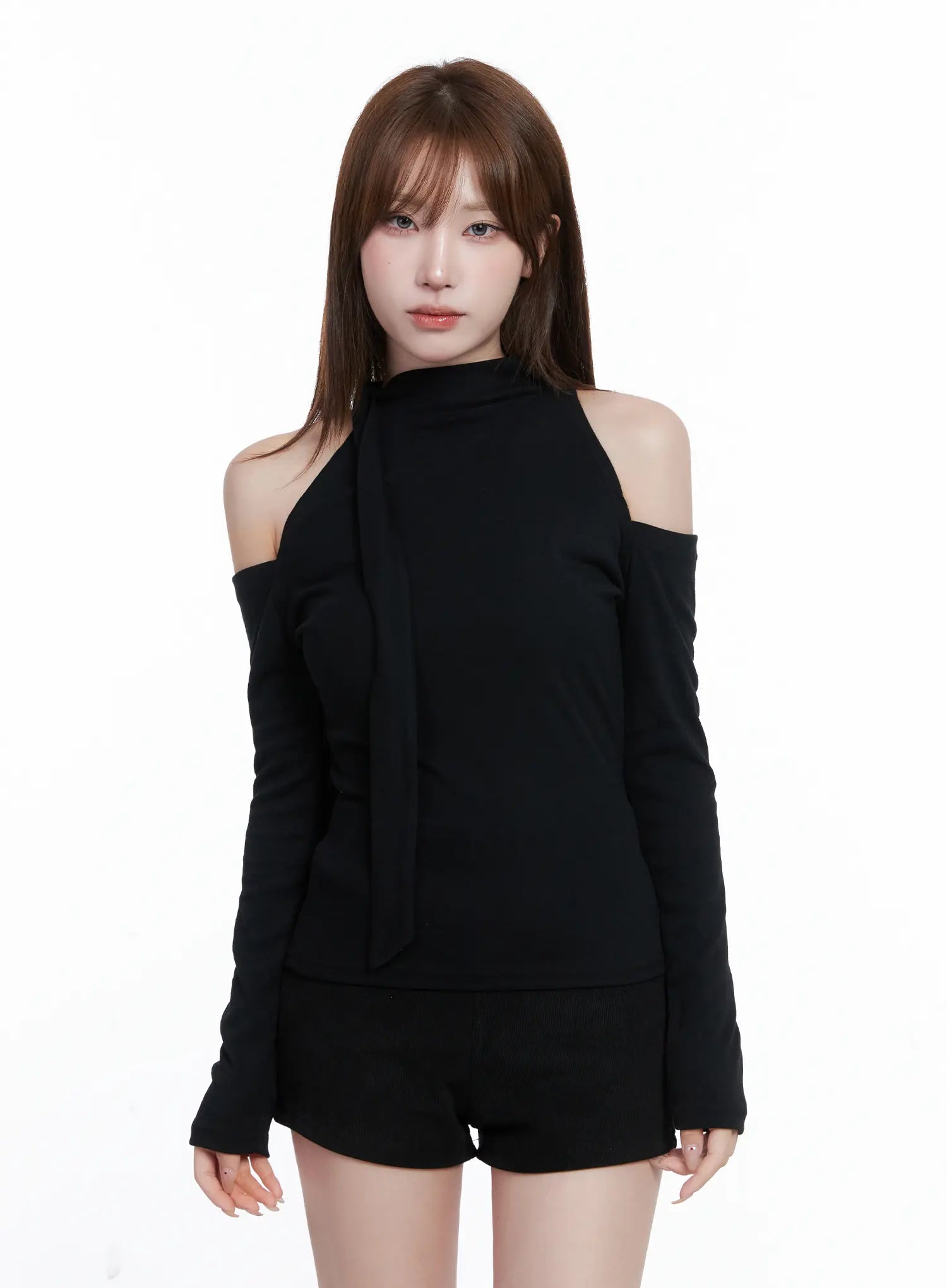 cut-out-shoulder-turtleneck-top-cg529 / Black