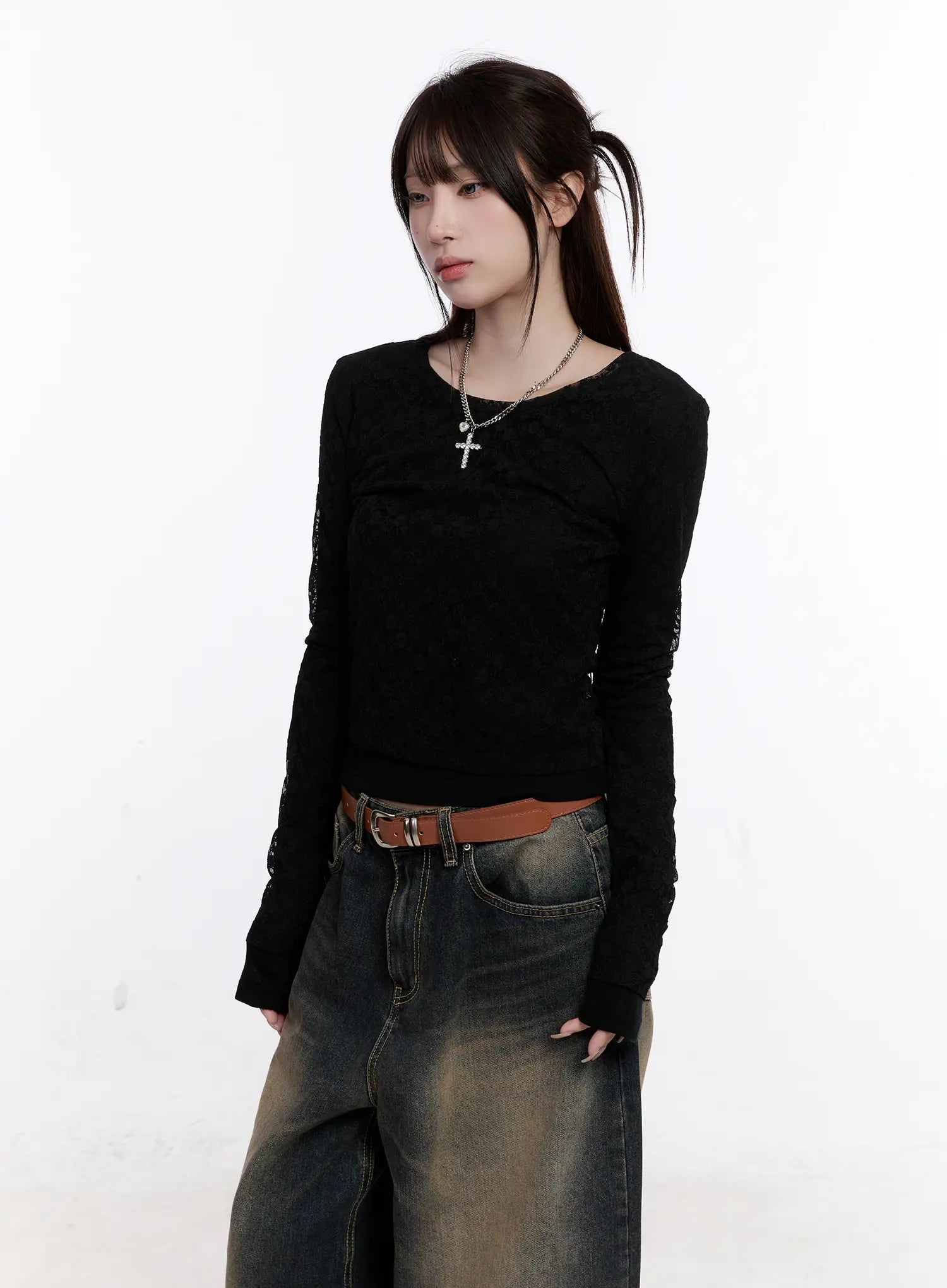 floral-lace-slim-fit-long-sleeve-top-co501 / Black