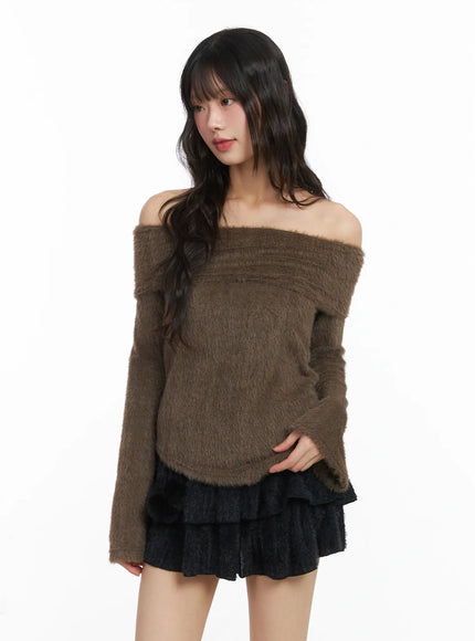 angora-off-shoulder-long-sleeve-tee-cj501 / Brown