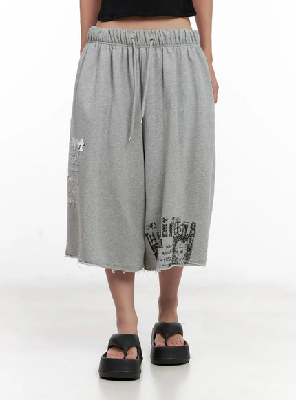 graphic-relaxed-fit-bermuda-sweatshorts-cl521