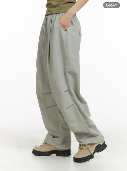 unisex-classic-parachute-pants-cm418